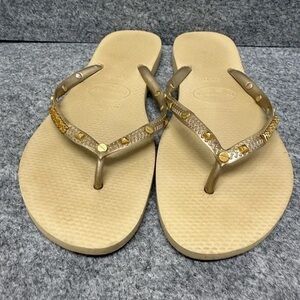 Havaianas slim sandals with gold studs. Size 7-8